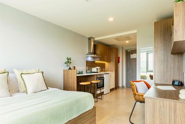 1 bed studio, Castlebank Street, Partick, Glasgow, G116EU - Image 1